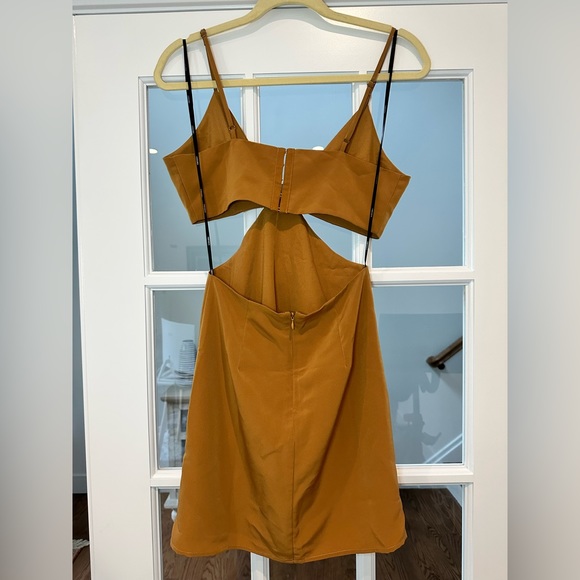 Forever21 brown cut out dress - size s - Picture 4 of 5